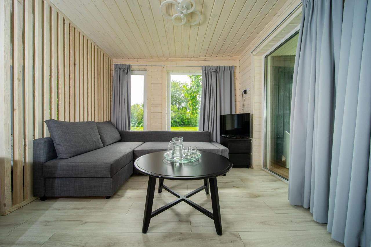 Tiny House Aan Het Water Op De Appelhof Vila Wommels Exterior foto